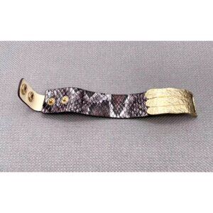 Yik fung Snake Pattern Bracelet Gold Tone Snap Closure